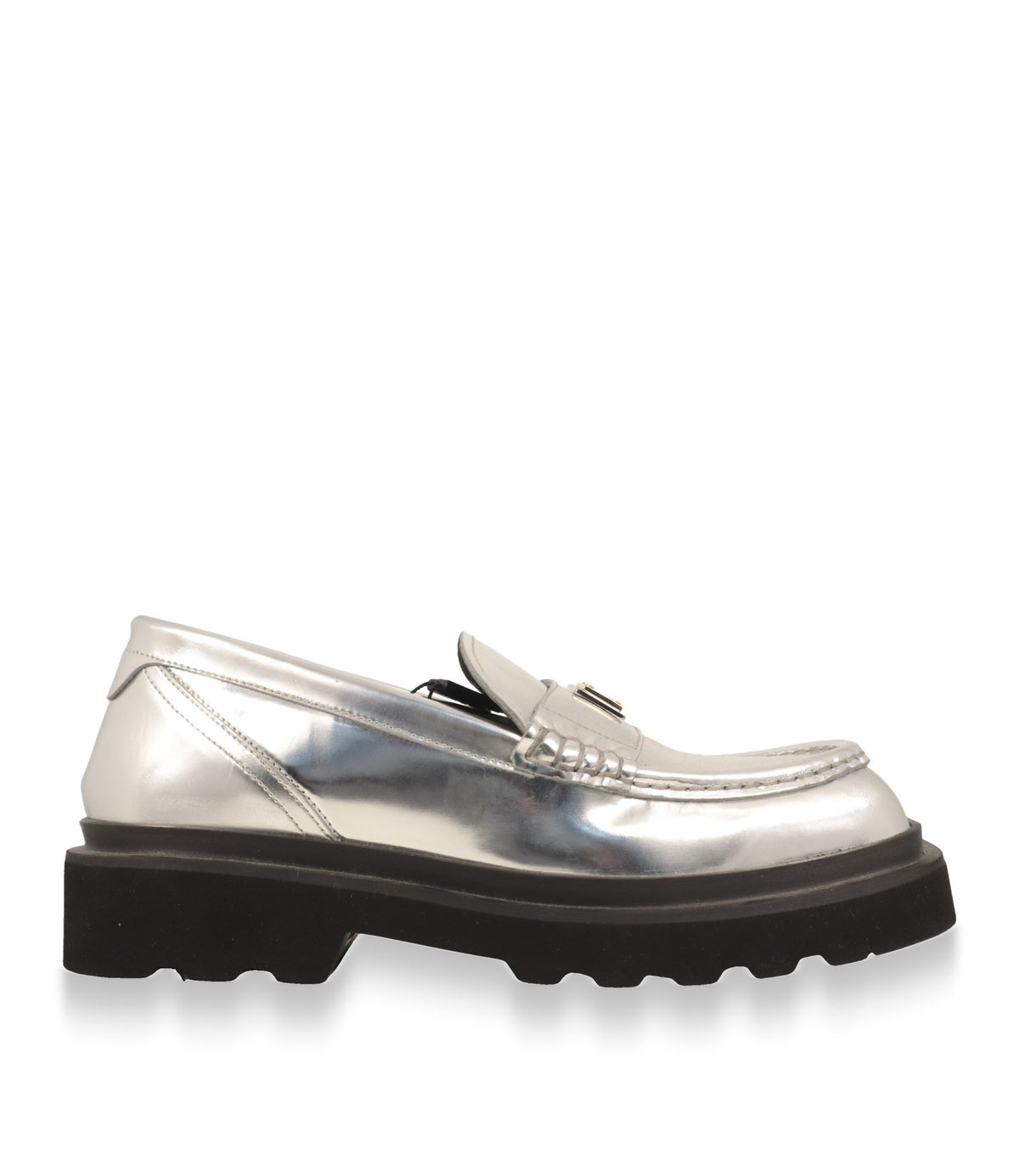 Dolce & Gabbana Loafer in Silber aus Metallic-Leder, Seitenansicht mit schwarzer Profilsohle