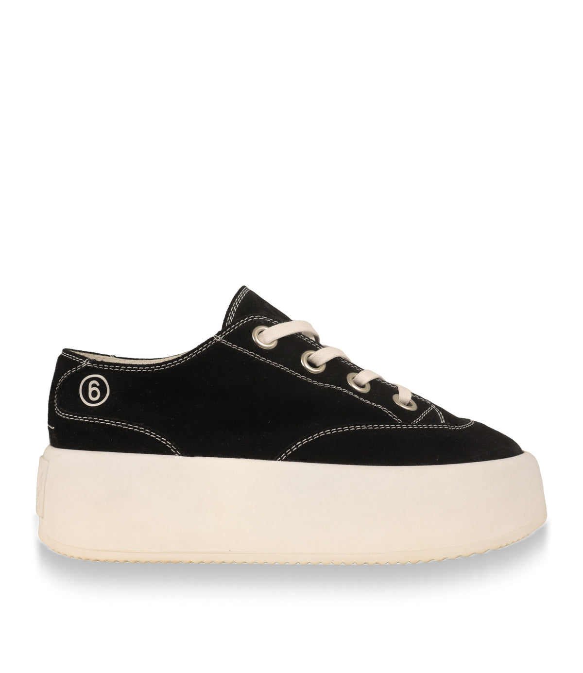 Maison Margiela Sneaker in Schwarz aus Wildleder mit weißer Plateausohle, Seitenansicht