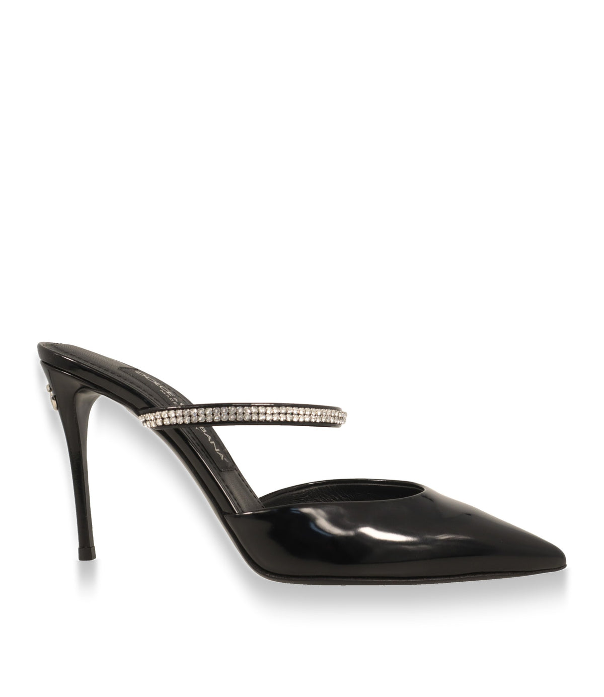 Dolce & Gabbana Mules aus schwarzem Lackleder mit Kristallriemen in der Seitenansicht