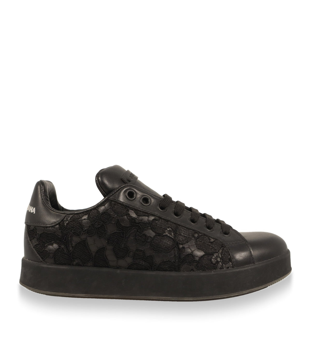 Dolce & Gabbana Sneaker in Schwarz mit floraler Spitze, Seitenansicht
