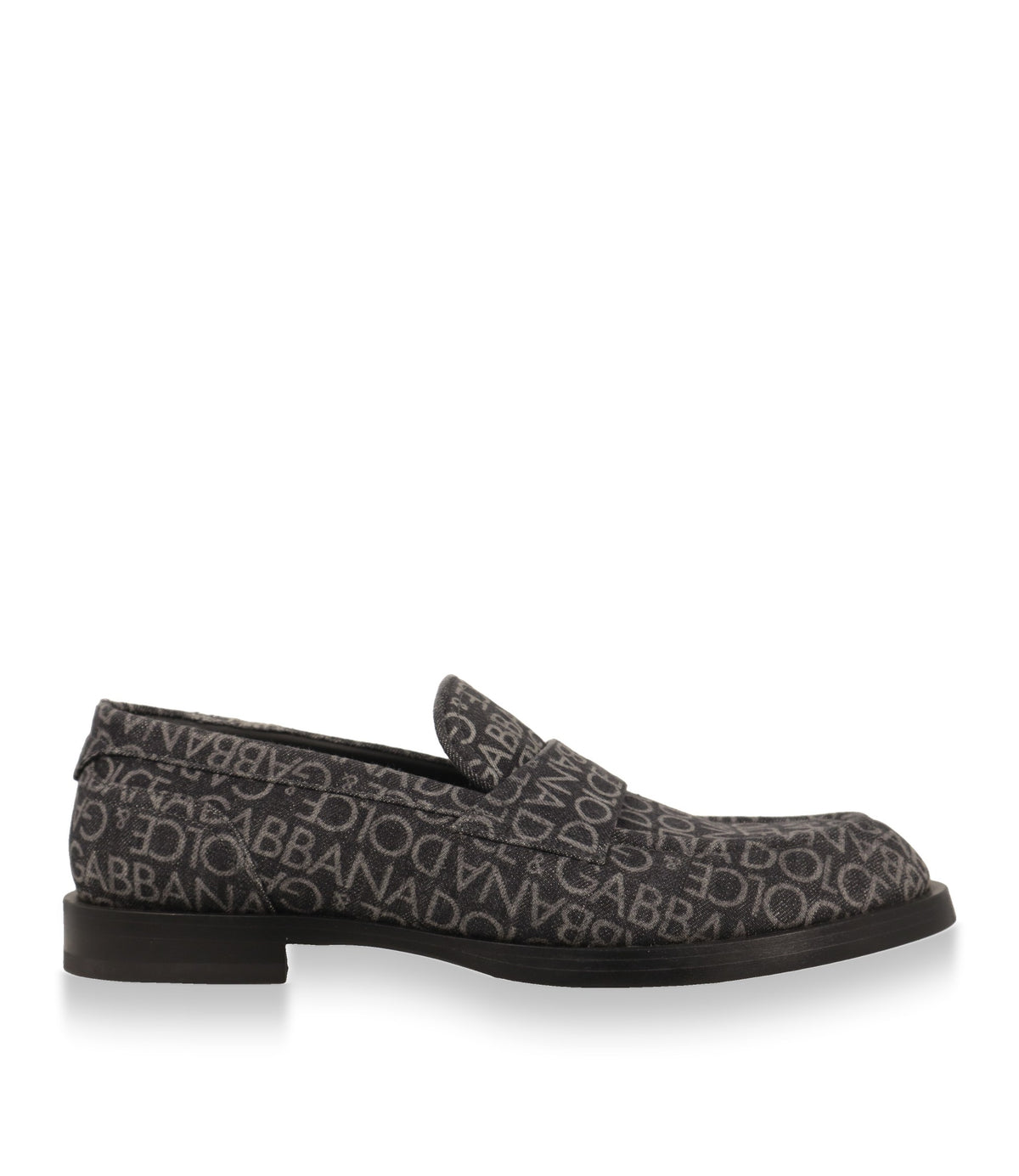 Dolce & Gabbana Mokassin aus anthrazitfarbenem Denim mit Logo-Muster in der Seitenansicht