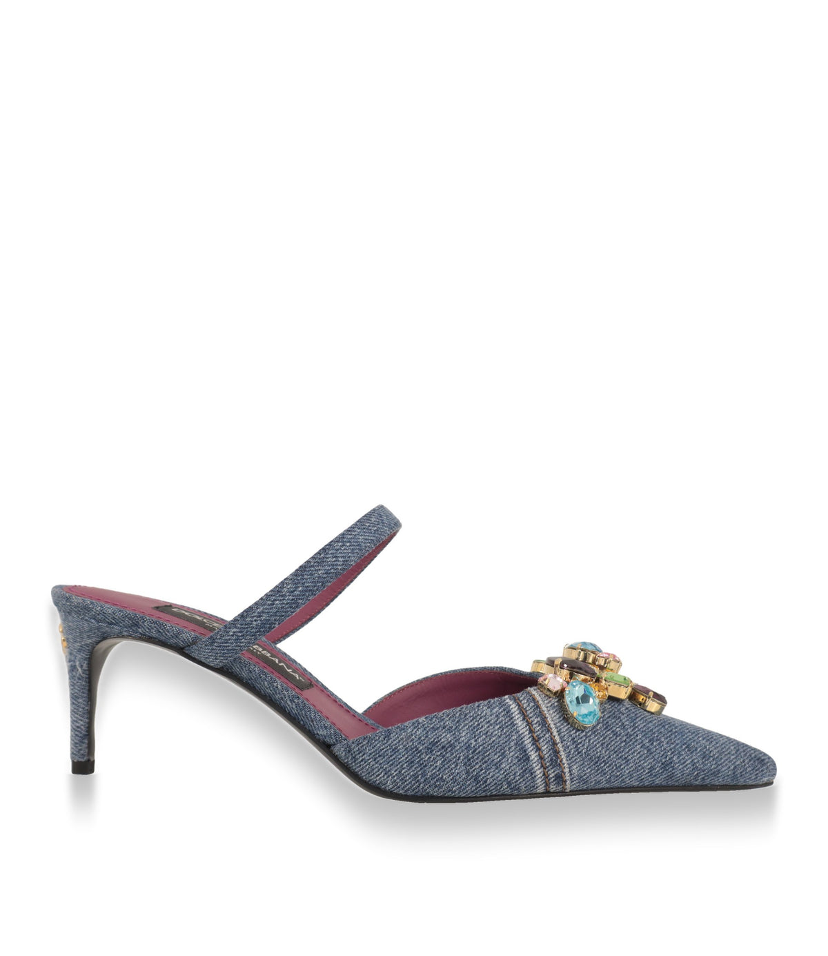 Dolce & Gabbana Mules aus blauem Denim mit Kristallbrosche in der Seitenansicht