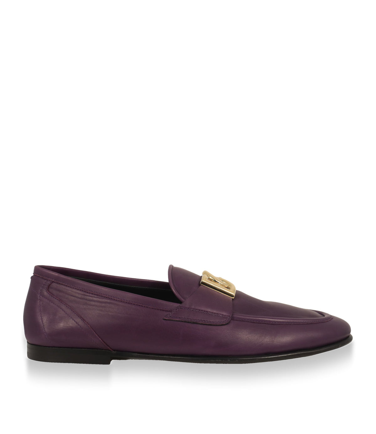Dolce & Gabbana Loafer in Lila aus Leder, Seitenansicht mit goldfarbenem DG-Logo