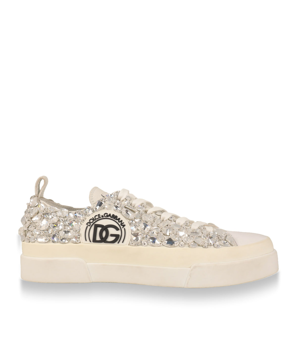 Dolce & Gabbana Sneaker in Weiß mit Kristallen, Seitenansicht mit DG-Logo