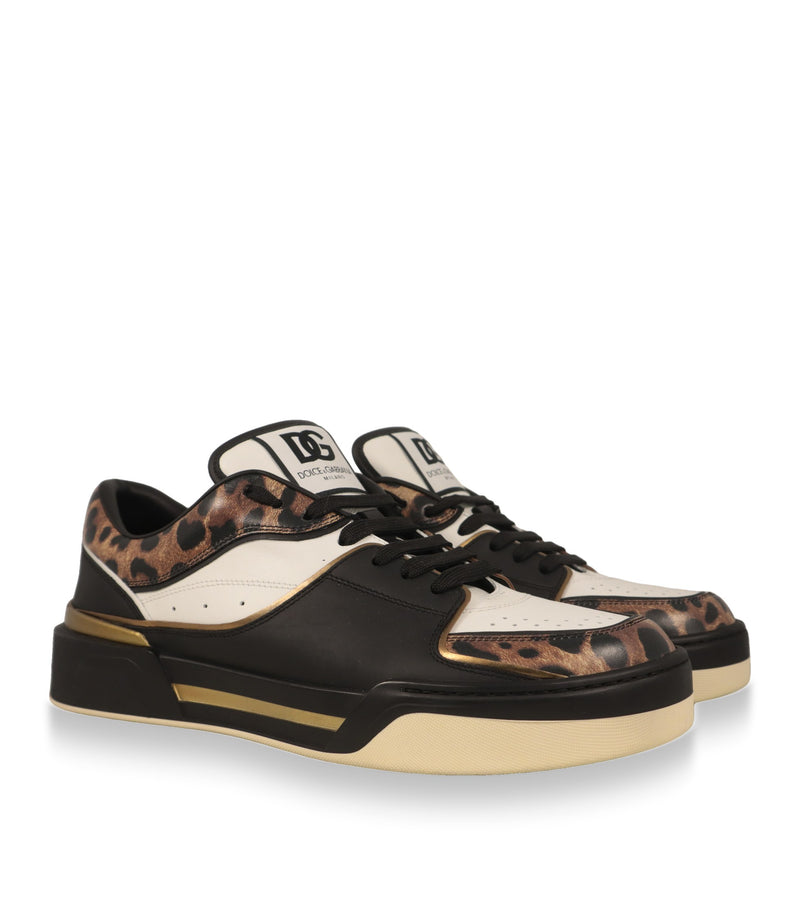 Dolce & Gabbana Herren Sneaker aus Kalbsleder mit goldenen Akzenten, Schrägansicht