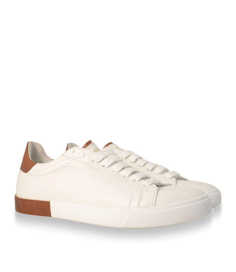 Dolce & Gabbana Sneaker Paar in Schrägansicht, weißes Leder mit brauner Sohlenkante