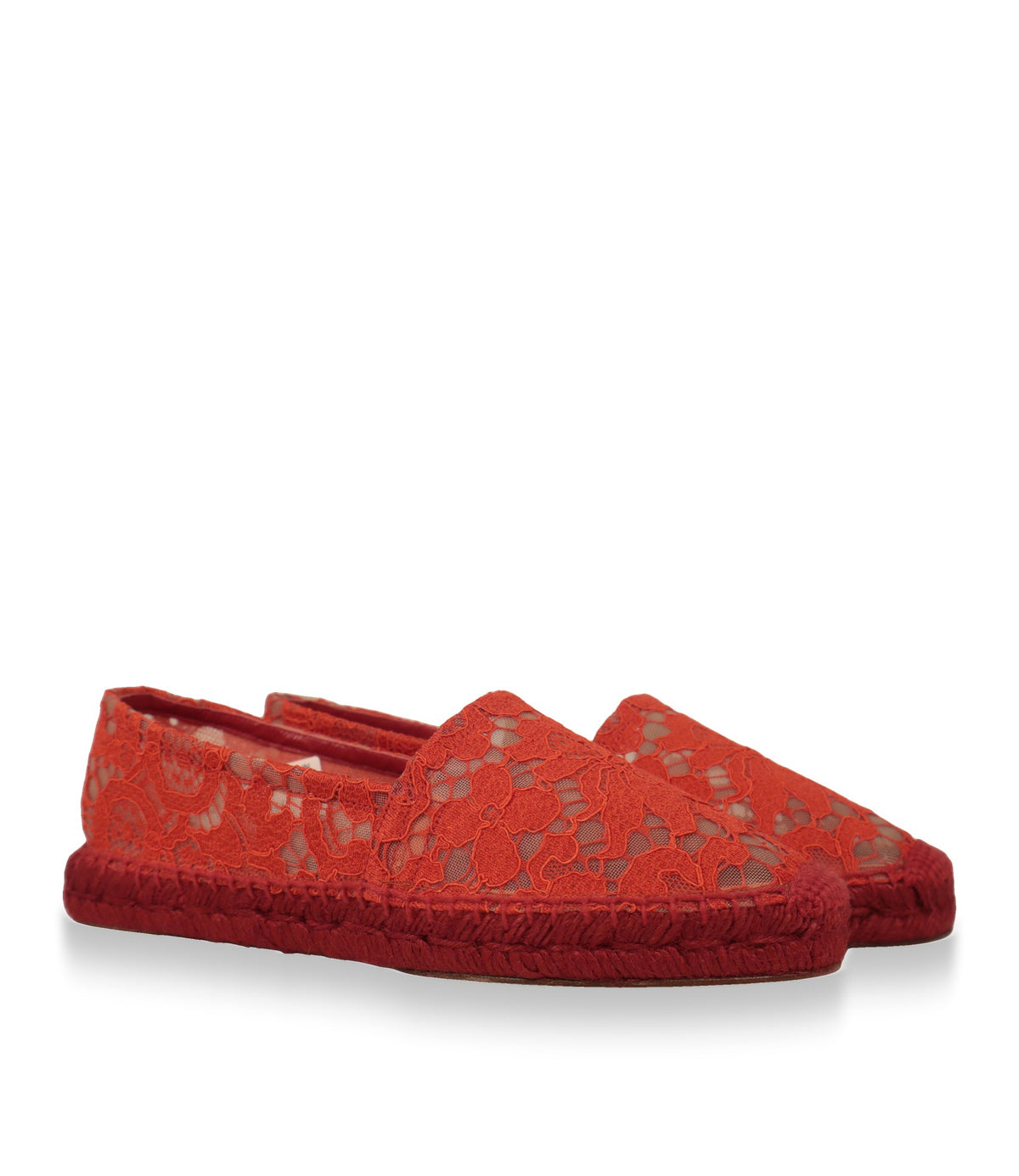 Rote Damen Espadrilles von Dolce & Gabbana aus Spitze, Schrägansicht des Paares