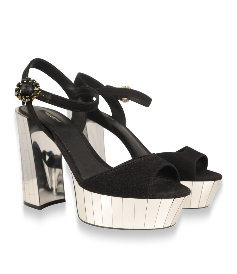 Dolce & Gabbana Plateau-Sandalen Paar mit Knöchelriemen und Kristallschnalle