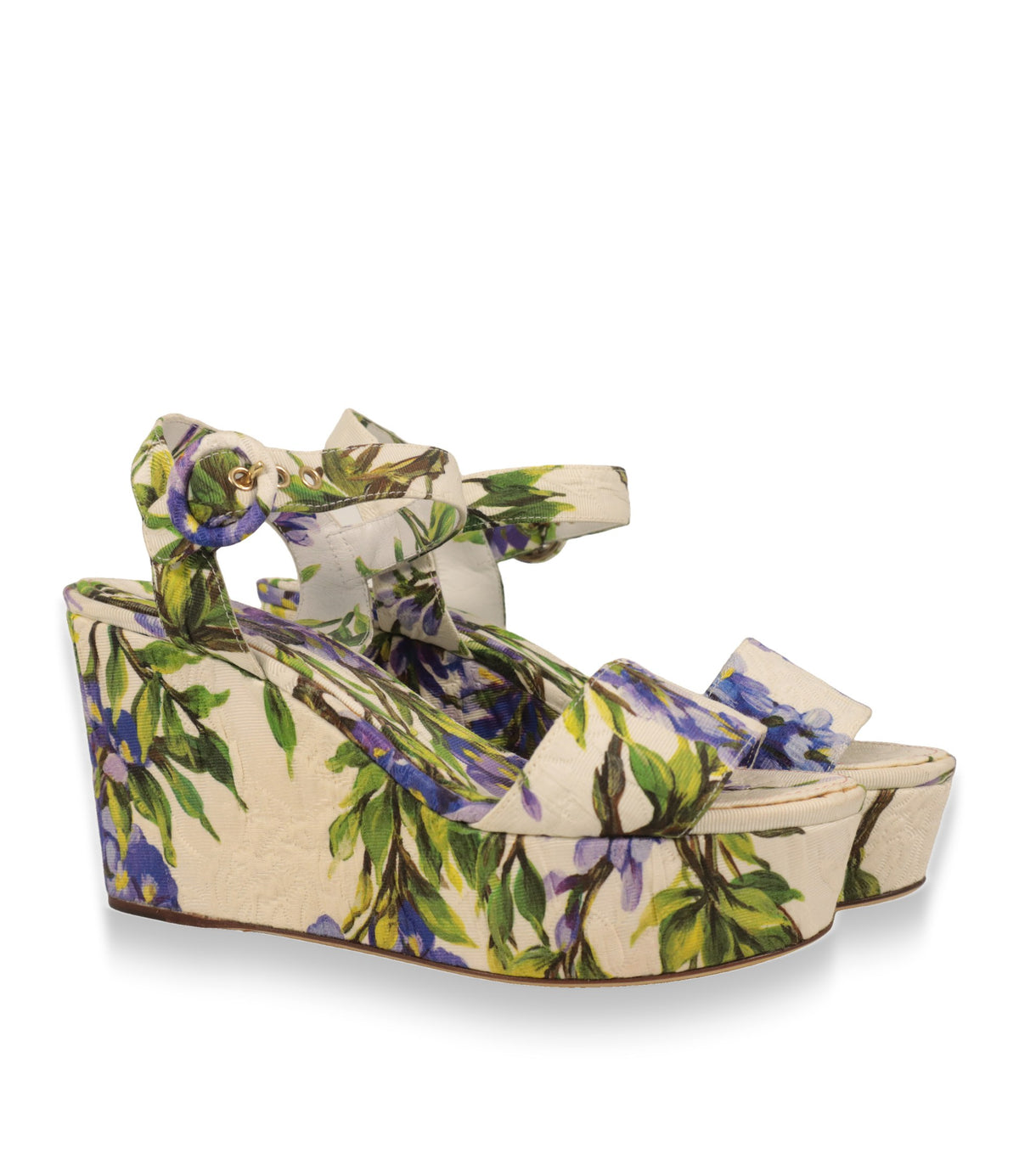 Dolce & Gabbana Plateau-Sandalen mit Iris-Print und Knöchelriemen, Dreiviertelansicht des Paares