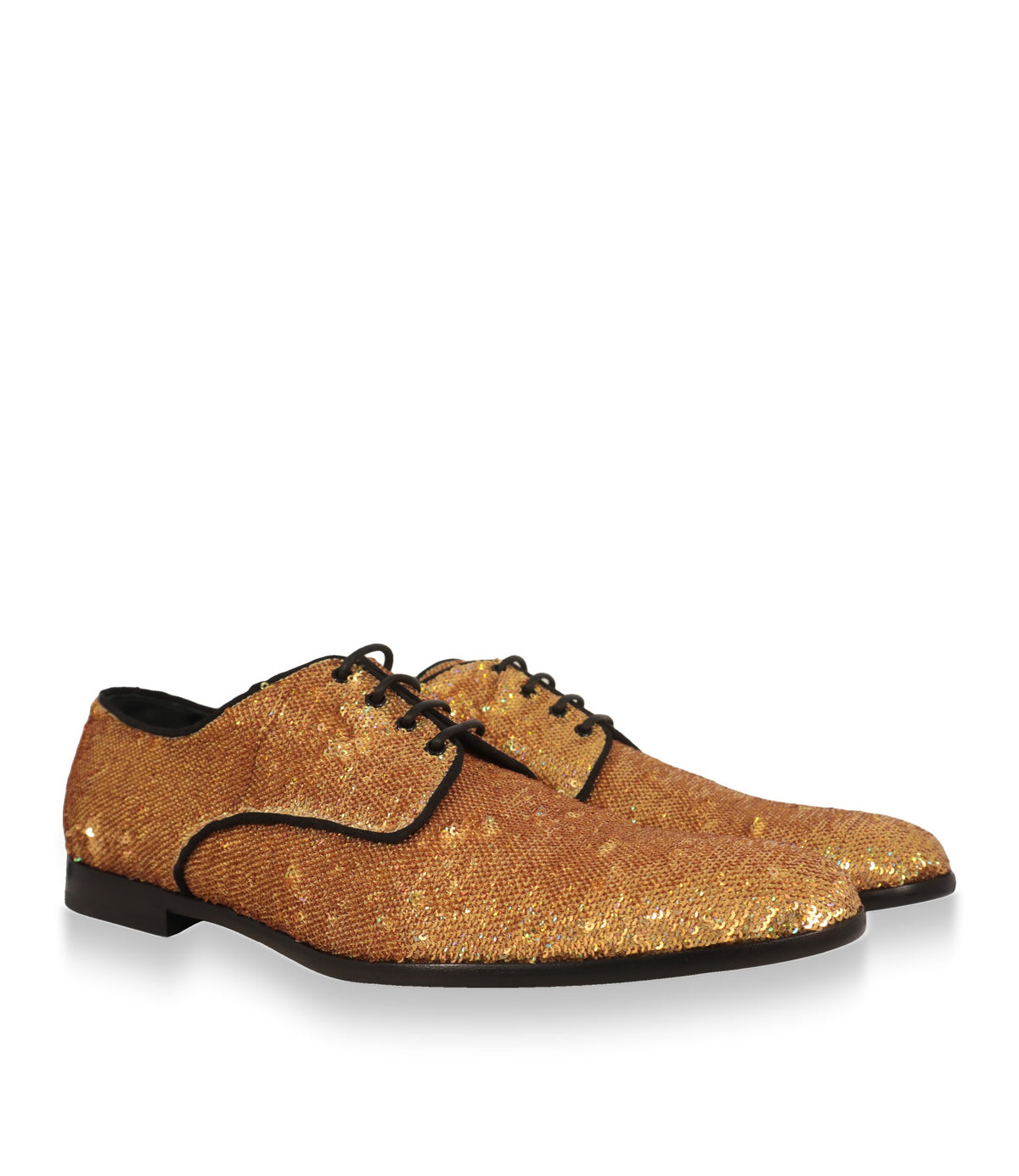 Goldene Derby Schuhe von Dolce & Gabbana mit schwarzer Schnürung, Paar schräg von vorn