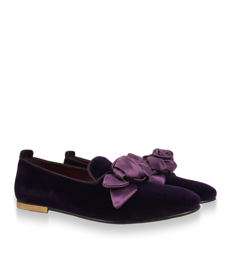 Dolce & Gabbana Slipper Paar in Violett mit Satinblüte auf dem Vorderblatt