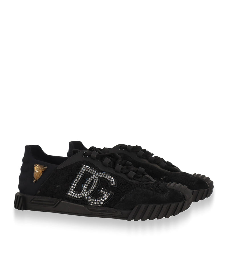 Dolce & Gabbana Damen Sneaker aus Spitze und Wildleder, Paar in Schrägansicht