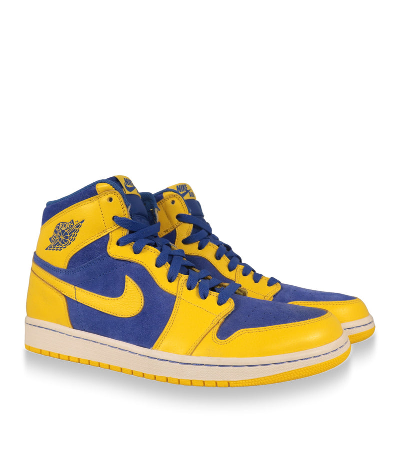 Air Jordan 1 Retro High OG Herrenschuhe aus Leder und Wildleder, Paar schräg von vorn