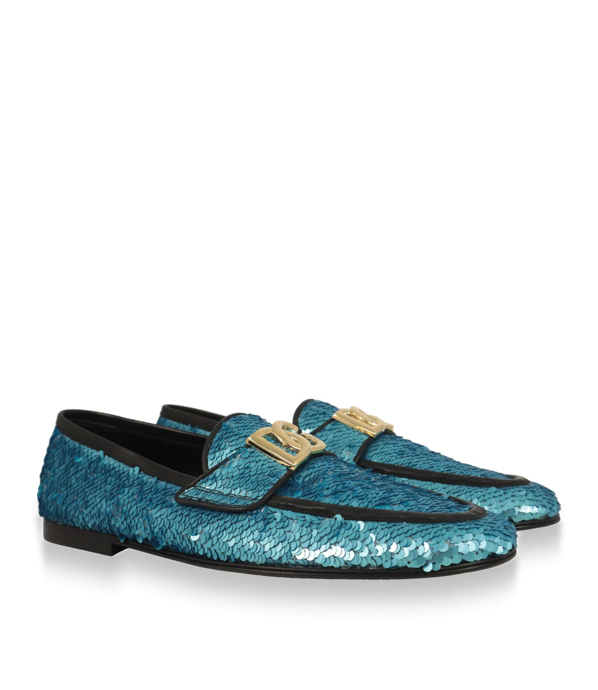 Dolce & Gabbana Loafer mit goldenem DG-Logo und türkisfarbenen Pailletten, Dreiviertelansicht des Paares
