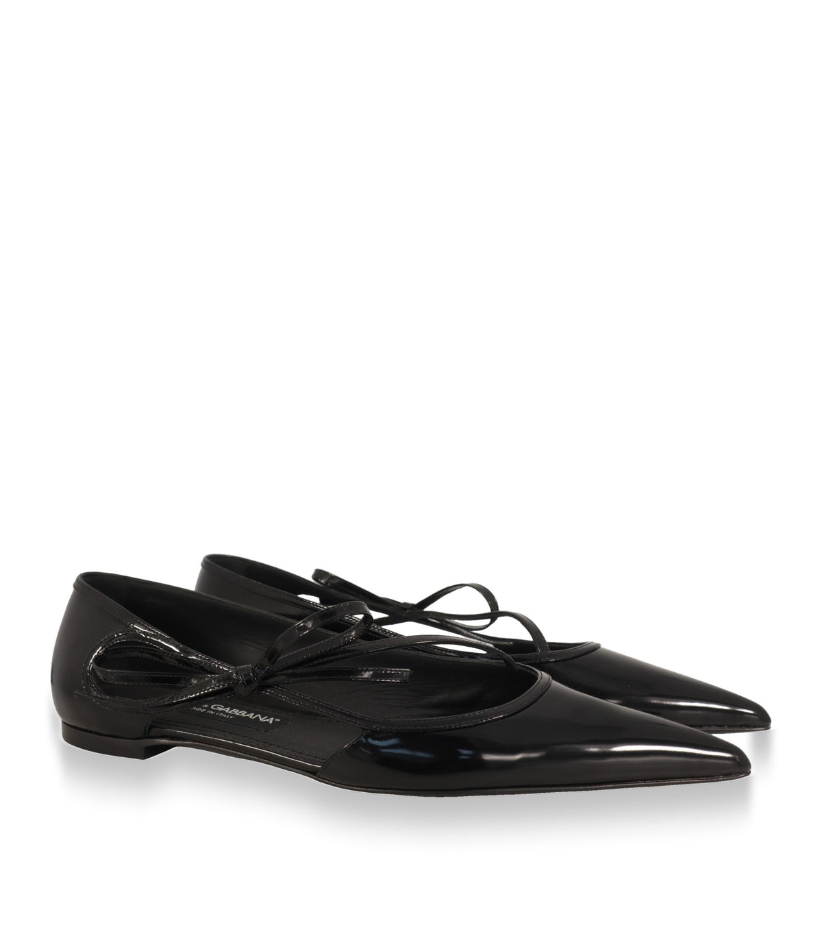 Schwarze Dolce & Gabbana Ballerinas mit Lackschleife im Paar, Dreiviertelansicht
