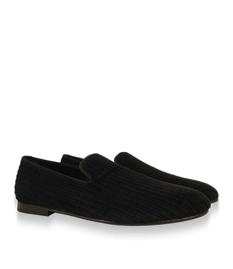 Dolce & Gabbana Loafer Schwarz, Paar in Dreiviertelansicht mit samtiger Kordstruktur
