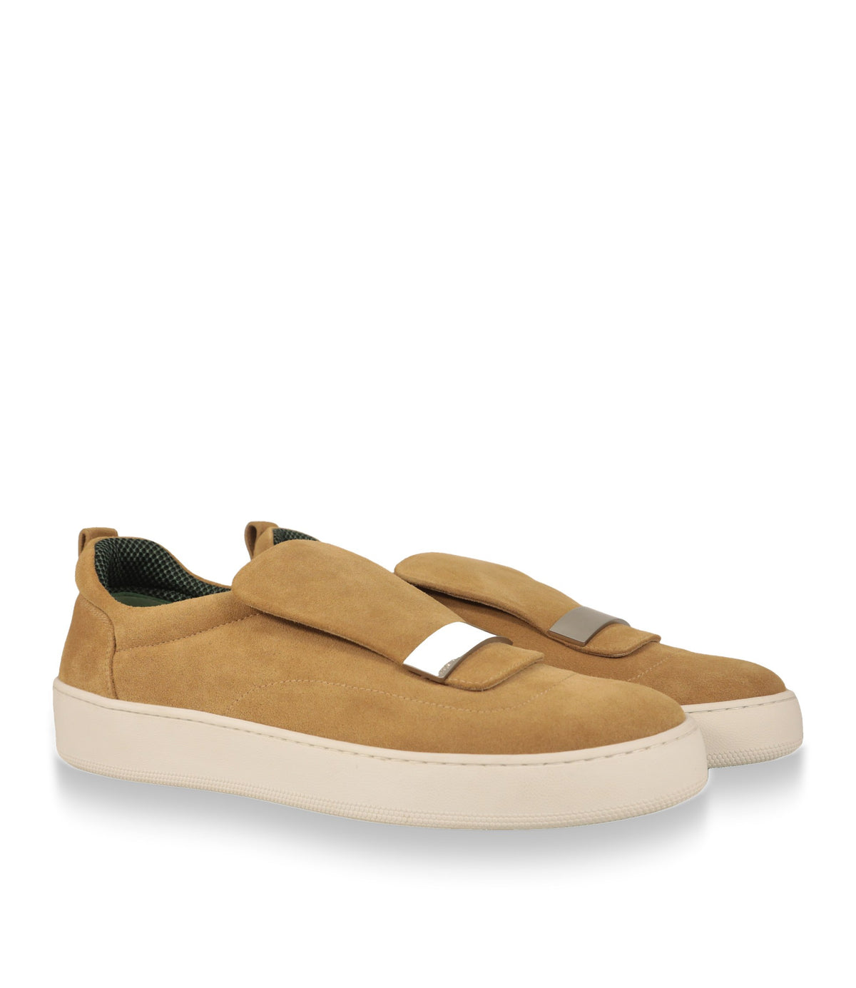 Sergio Rossi Slip-On Sneaker Paar aus Wildleder mit silberner Metallspange