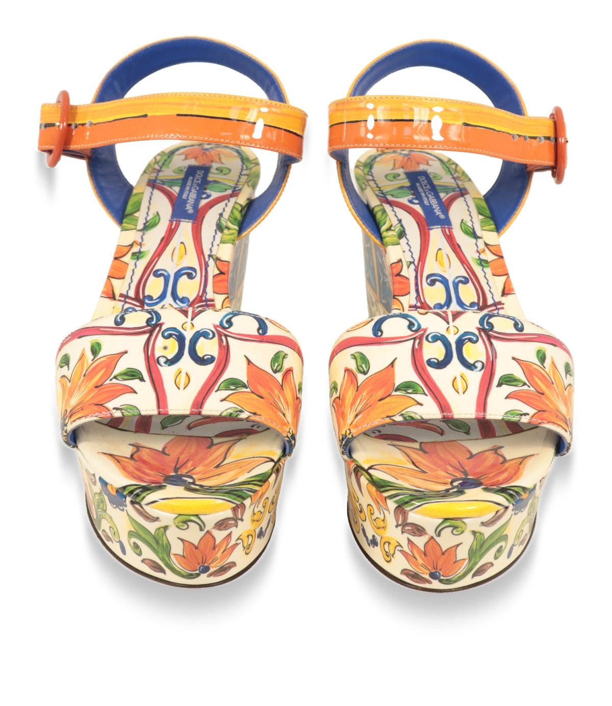 Dolce & Gabbana Plateau-Sandalen von vorne mit orangefarbenem Knöchelriemen