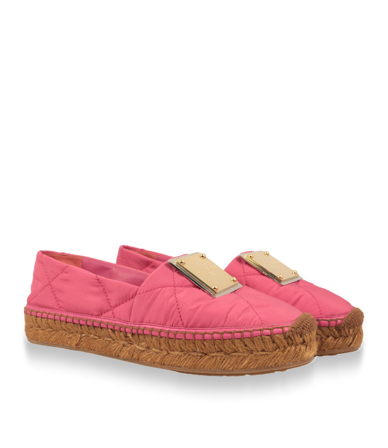 Dolce & Gabbana Espadrilles Damen in Pink, Paar schräg von vorn mit goldener Logo-Plakette