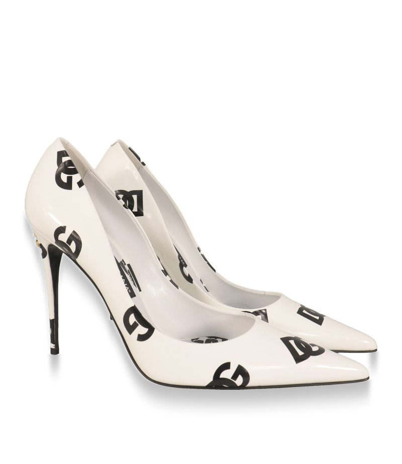Dolce & Gabbana Lackleder Pumps Größe 40 im Paar, schräge Frontansicht