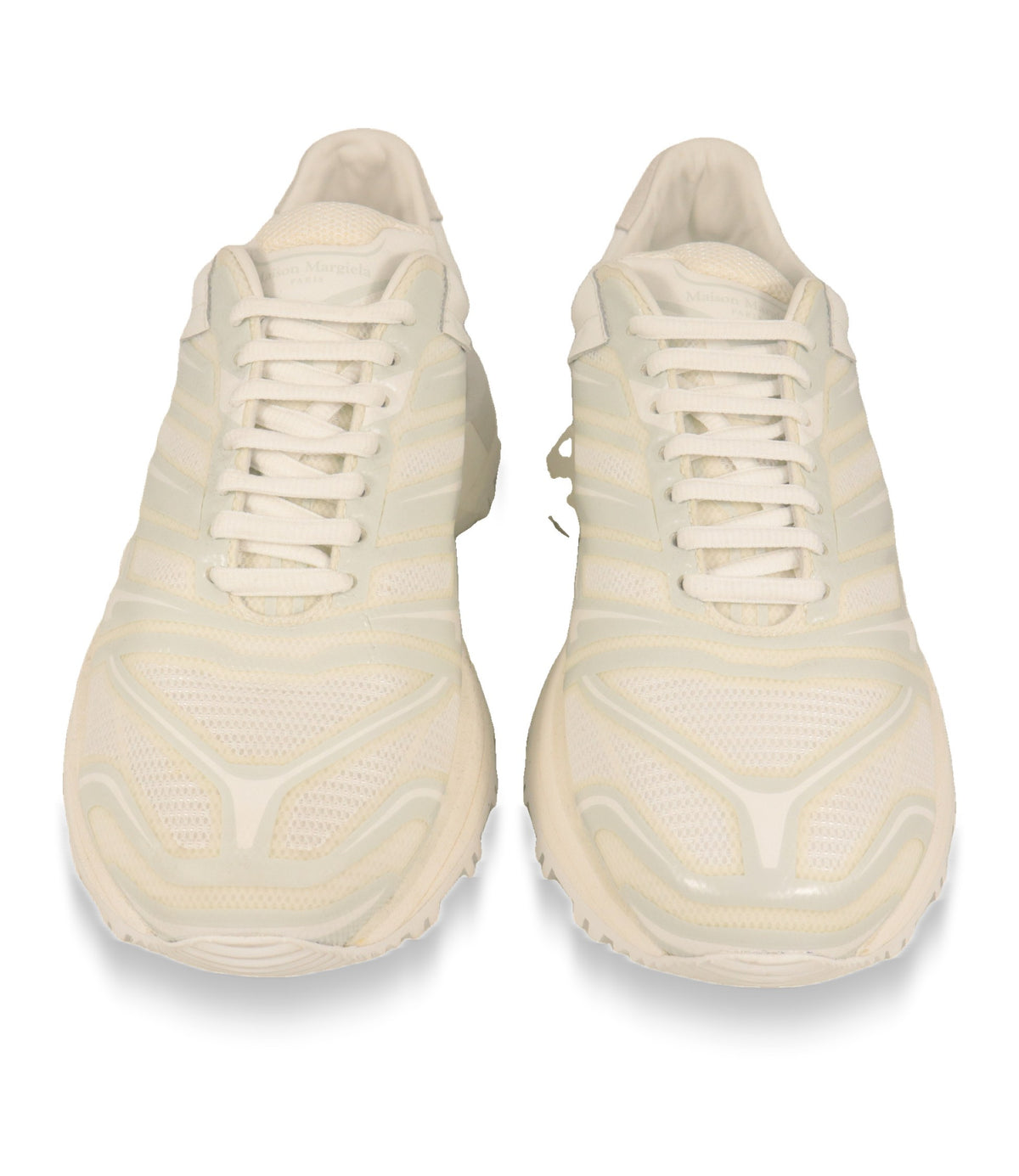 Maison Margiela Herren Sneaker von vorne mit weißer Schnürung und Mesh-Zehenpartie