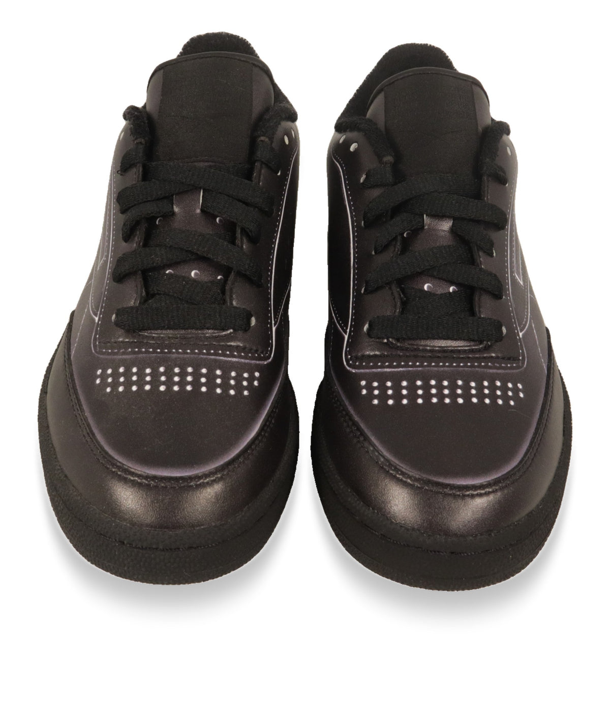 Maison Margiela Damen Sneaker von vorn mit schwarzer Schnürung und Gummisohle