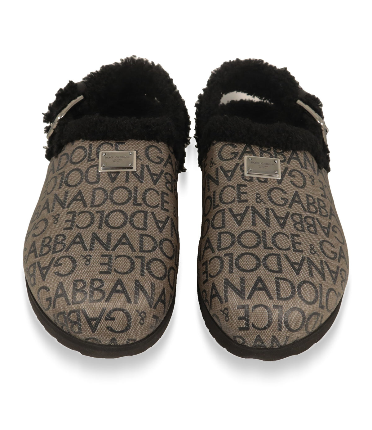 Dolce & Gabbana Pantoletten von vorne mit allover Logo-Schriftzug und Metallplakette