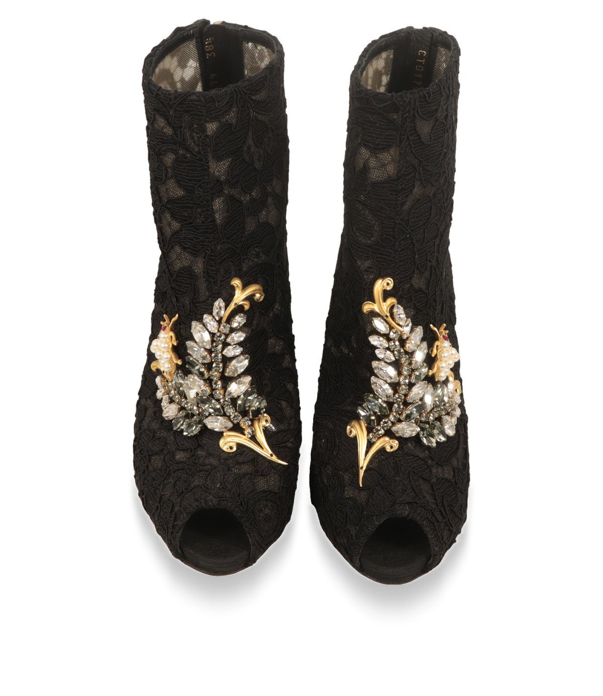 Dolce & Gabbana Stiefeletten Frontansicht mit goldfarbener Kristallapplikation und offener Spitze