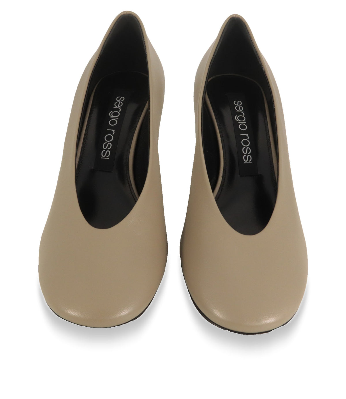 Sergio Rossi Pumps von vorne mit runder Zehenform und Logo auf der Innensohle