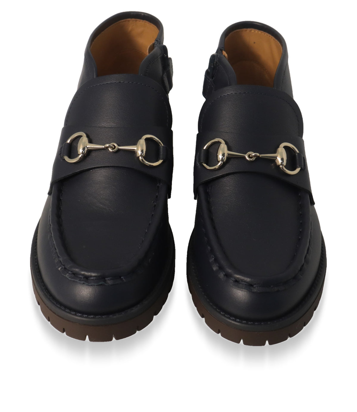 Gucci Stiefeletten Frontansicht mit Mokassinnaht, Horsebit-Spange und Lederfutter