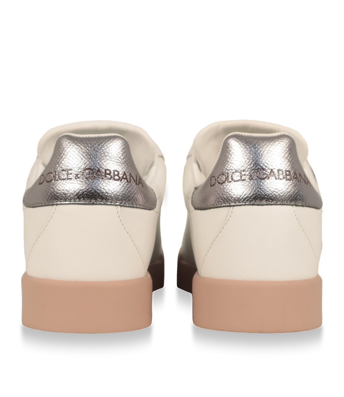 Dolce & Gabbana Sneaker mit silberner Fersenkappe und Logoprägung, Rückansicht