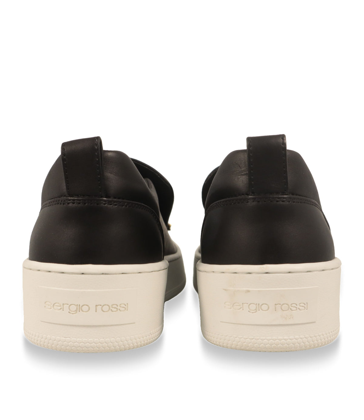 Sergio Rossi Slip-On Sneaker von hinten mit geprägtem Markenschriftzug auf der weißen Gummisohle