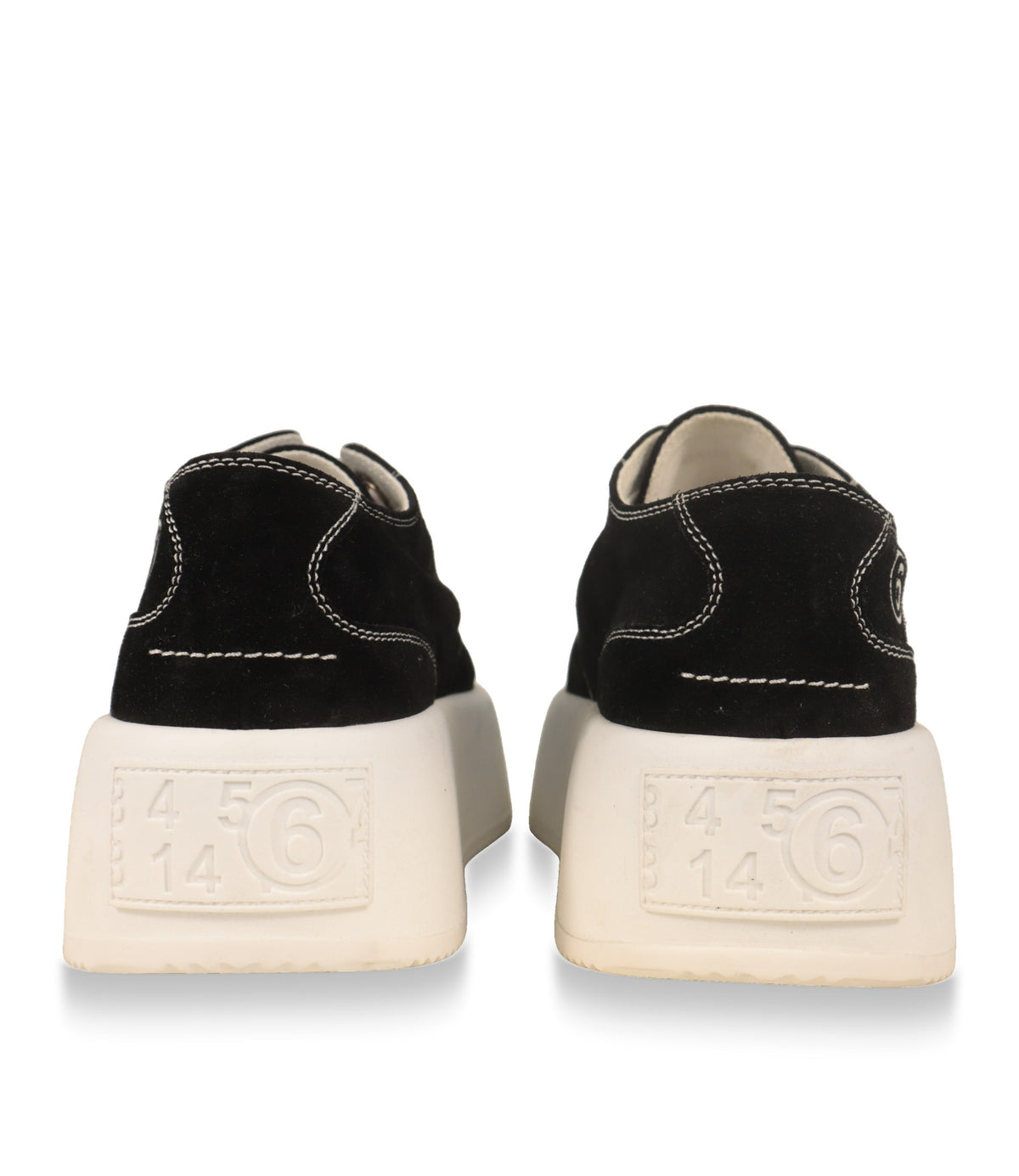Maison Margiela Sneaker Rückansicht mit geprägtem Zahlen-Logo auf der weißen Sohle