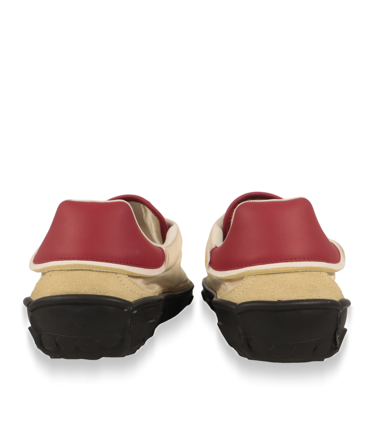 Dolce & Gabbana Low-Top Sneaker von hinten mit roter Fersenkappe und profilierter Laufsohle