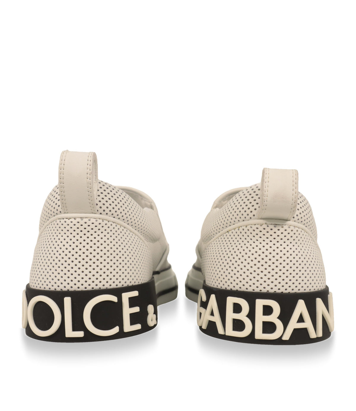 Fersenansicht der Dolce & Gabbana Slip-On Sneaker mit schwarzem Sohlenband und weißem Logo-Schriftzug