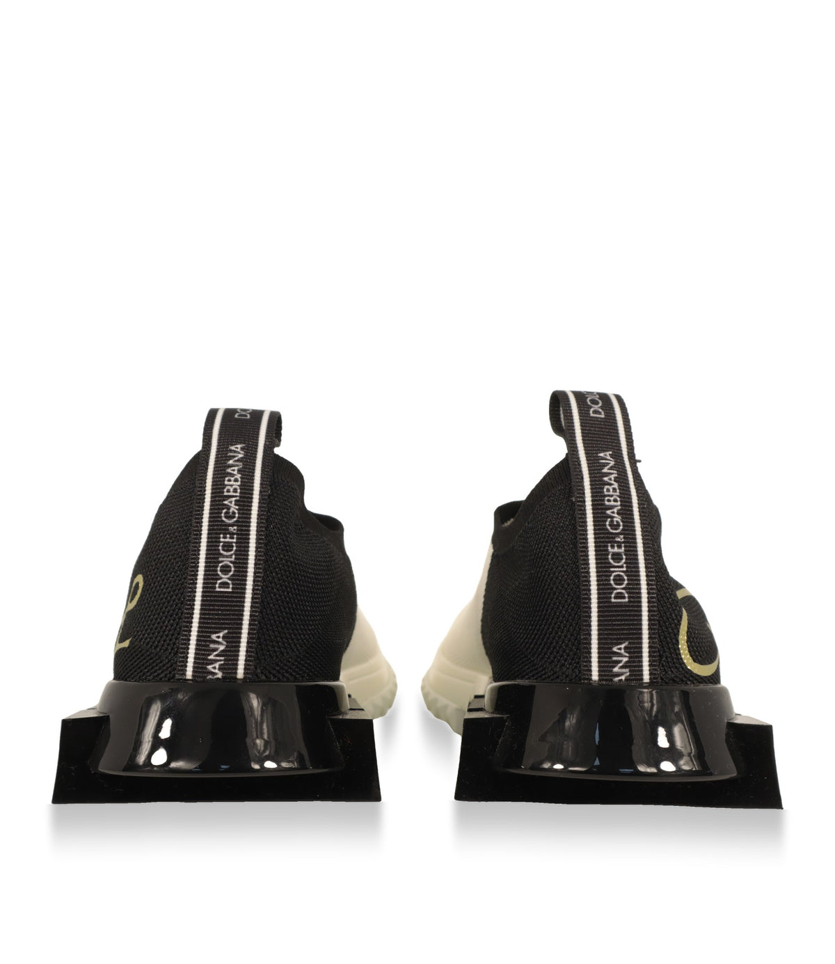 Dolce & Gabbana Sneaker von hinten mit schwarzer Logo-Schlaufe und glänzender Fersenkappe