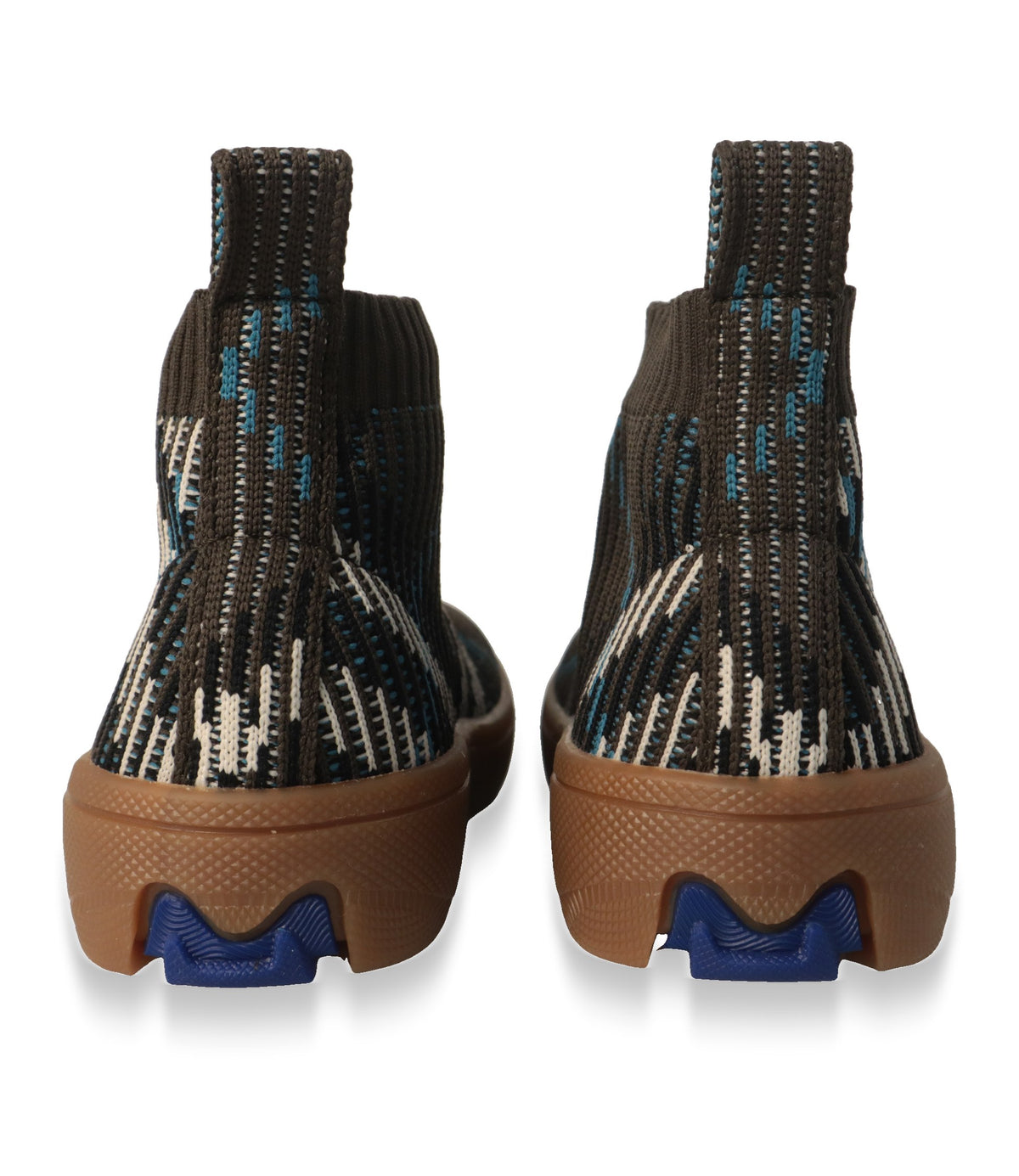 Burberry Strick-Sneaker von hinten mit Fersenschlaufe und blauem Sohlenakzent