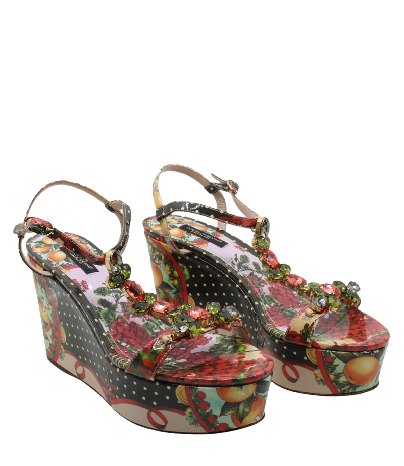 Bunte Dolce & Gabbana Keilsandaletten mit Frucht-Print und goldfarbenen Schmuckdetails