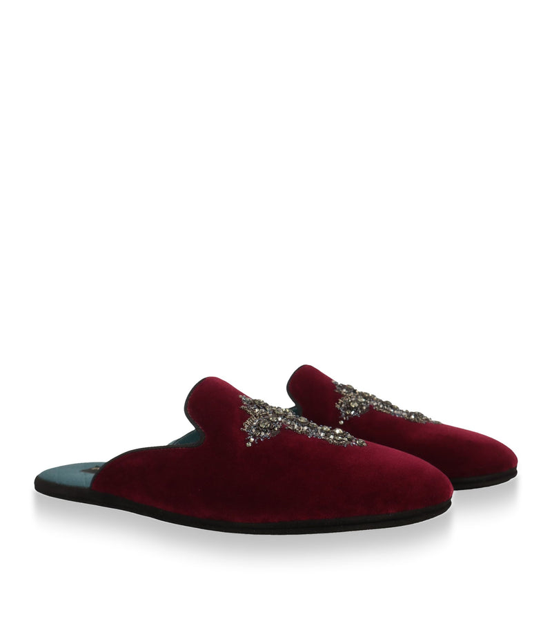 Dolce & Gabbana Pantoletten Größe 42 aus bordeauxrotem Samt mit Schmuckkreuz und luxuriösem Design aus Italien.