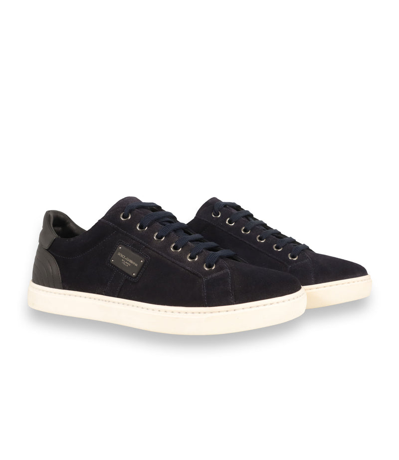 Dolce & Gabbana Sneaker Größe 40 aus dunkelblauem Veloursleder mit heller Gummisohle und Logodetail.