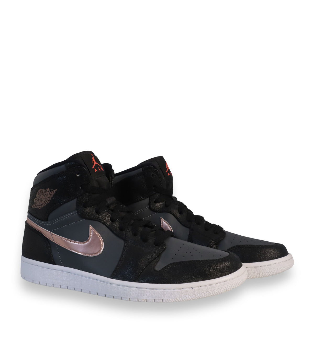 Air Jordan High-Top Sneaker Größe 45 in Schwarz und Anthrazit mit roségoldfarbenem Swoosh und weißer Sohle.