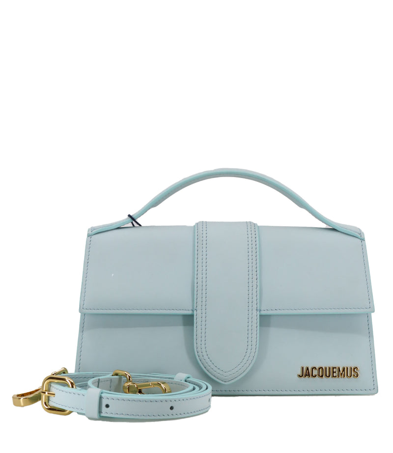 Jacquemus Handtasche Hellblau aus glattem Leder mit goldfarbenem Logo