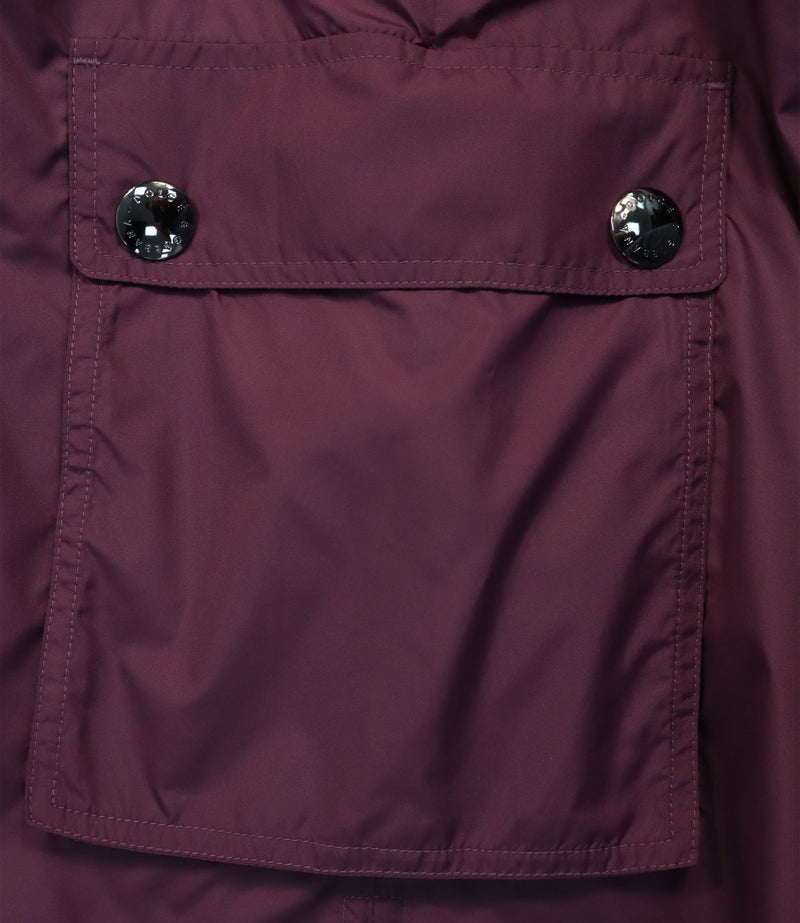 Dolce & Gabbana Badeshorts Größe 48 in Mauve aus Polyester Made in Italy mit Cargo-Taschen und Logo-Detail.