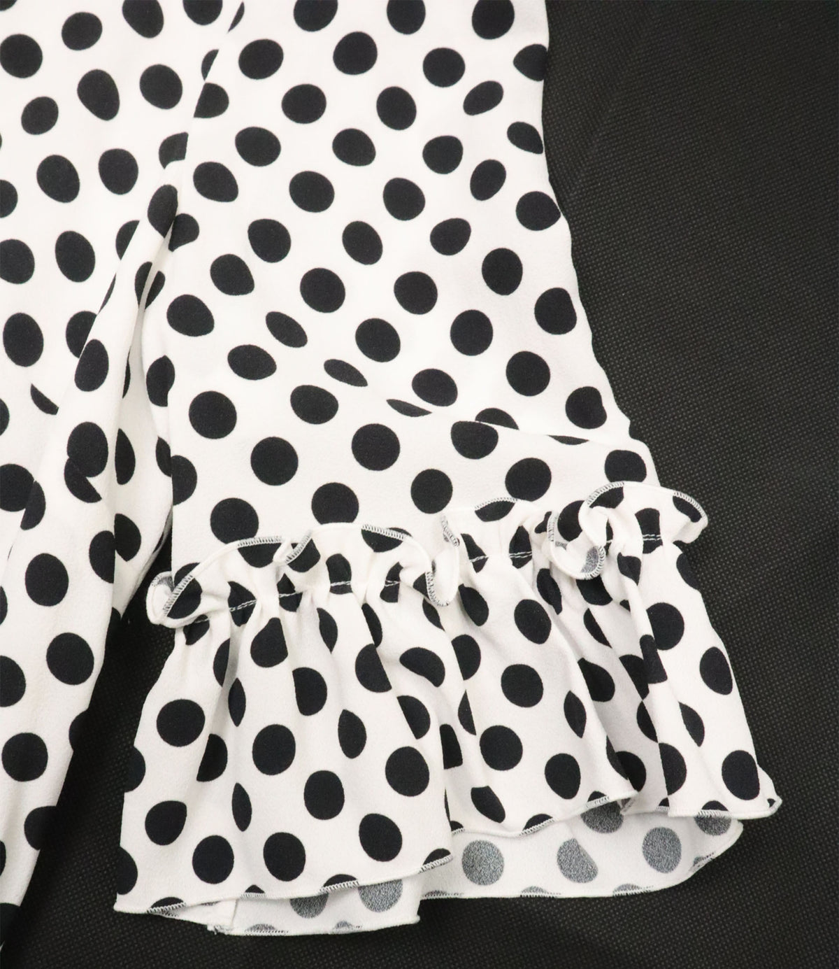 Dolce & Gabbana Kleid Größe 40 schwarz weiß gepunktet mit Rüschenärmeln und Volantsaum