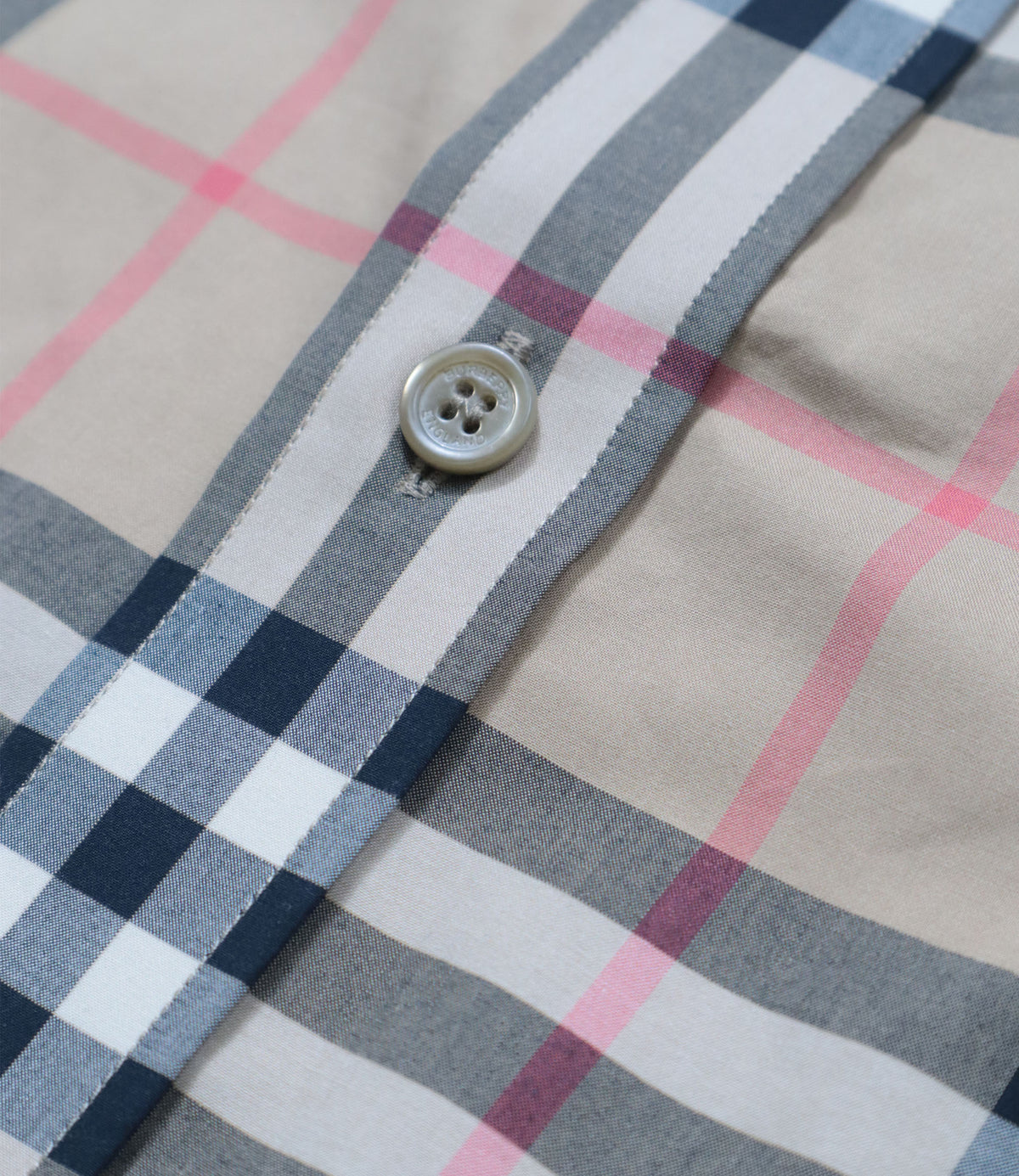 Burberry Kurzarmhemd in Archive Beige Check Muster Größe L