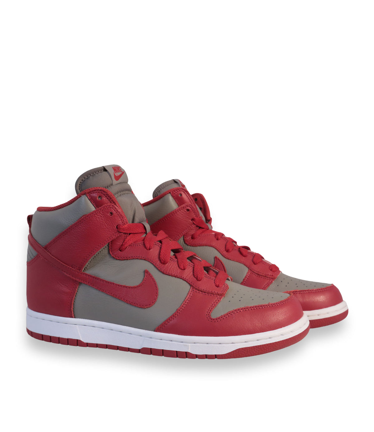 Air Jordan High-Top Sneaker Größe 45 in Rot und Grau aus hochwertigem Leder im Sale