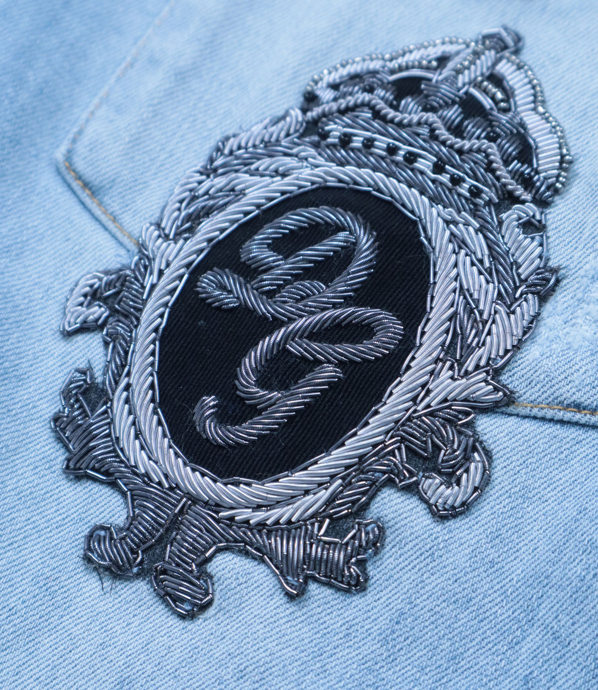 Dolce & Gabbana Jeanshemd hellblau Größe IT 41 mit Wappenstickerei aus Denim