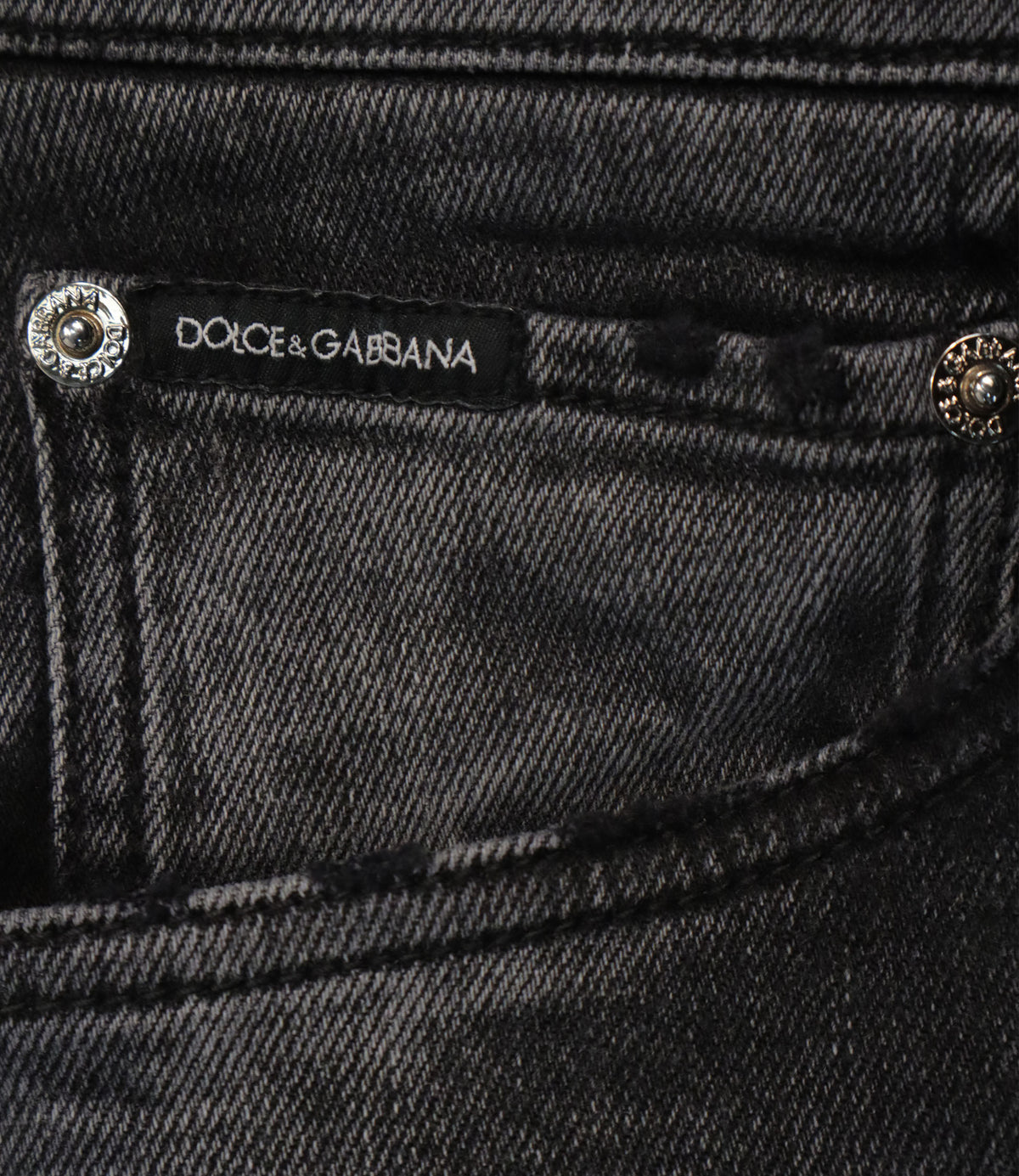 Dolce & Gabbana Jeans Größe 48 Schwarz Slim Fit Made in Italy mit Logo-Patch und Used-Waschung.
