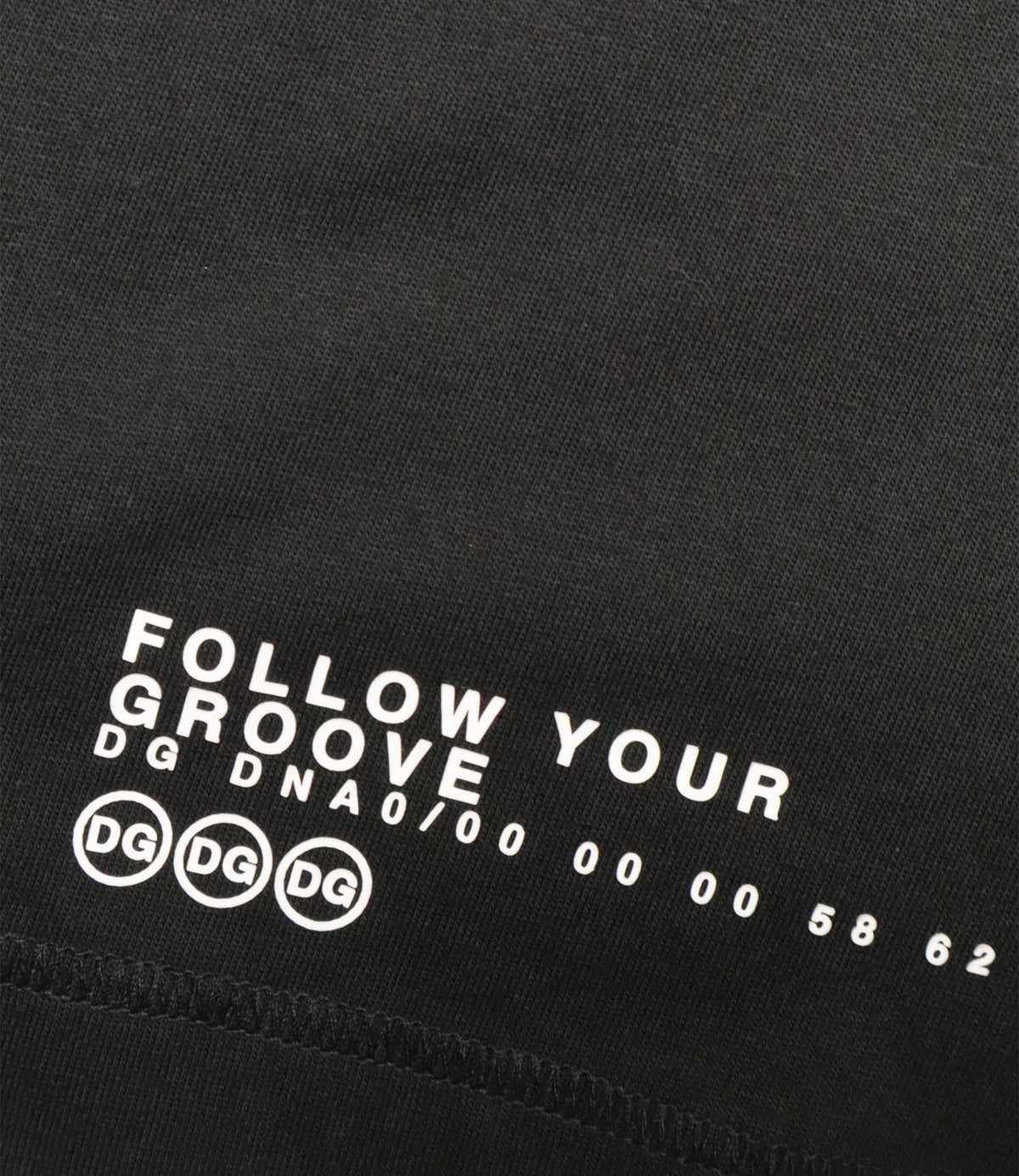 Dolce & Gabbana schwarzes T-Shirt Größe 44 mit DG DNA Print und Made in Italy Schriftzug