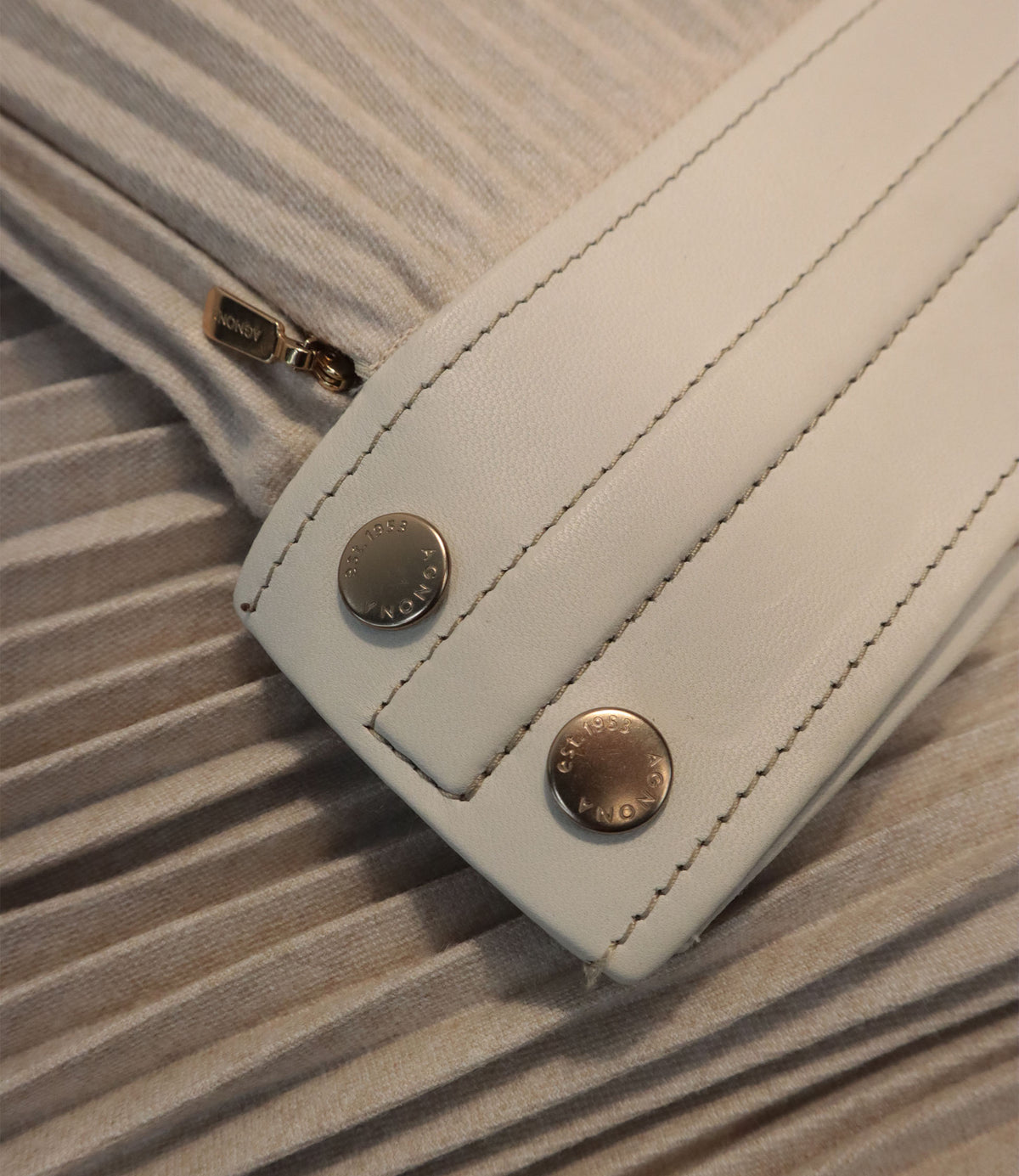 Agnona Rock beige aus Wolle Größe IT40 mit Plissee-Design